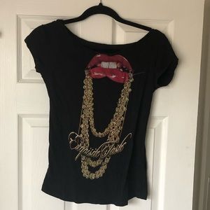 Exquisite Taste Lips/Chains Off-Shoulder Shirt. Black/Red/Gold Medium